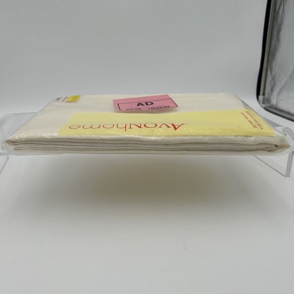 NOS Avon Home Fabric Tablecloth 60" X 84" oblong Cream Square Pattern - Picture 4 of 7